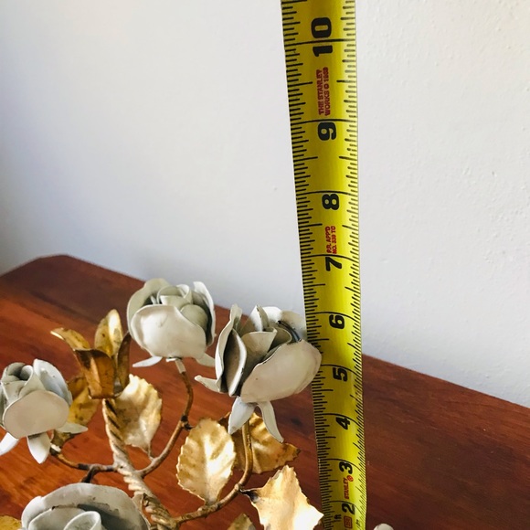 Vintage Hollywood regency Italian gilt tile metal rose candelabra - Picture 2 of 9